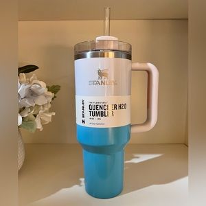 🎉LAST CHANCE🎉Limited Edition Stanley 40oz Quencher Pool Ombre